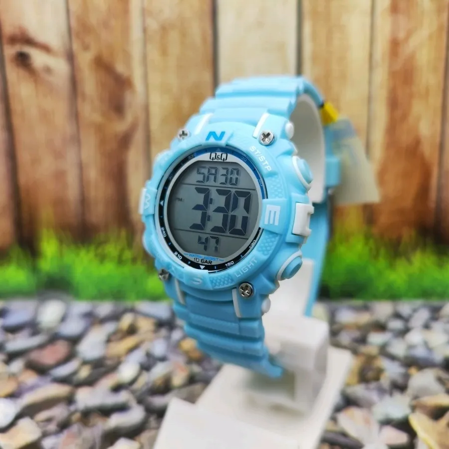 Q&Q Superior Women M186J804Y