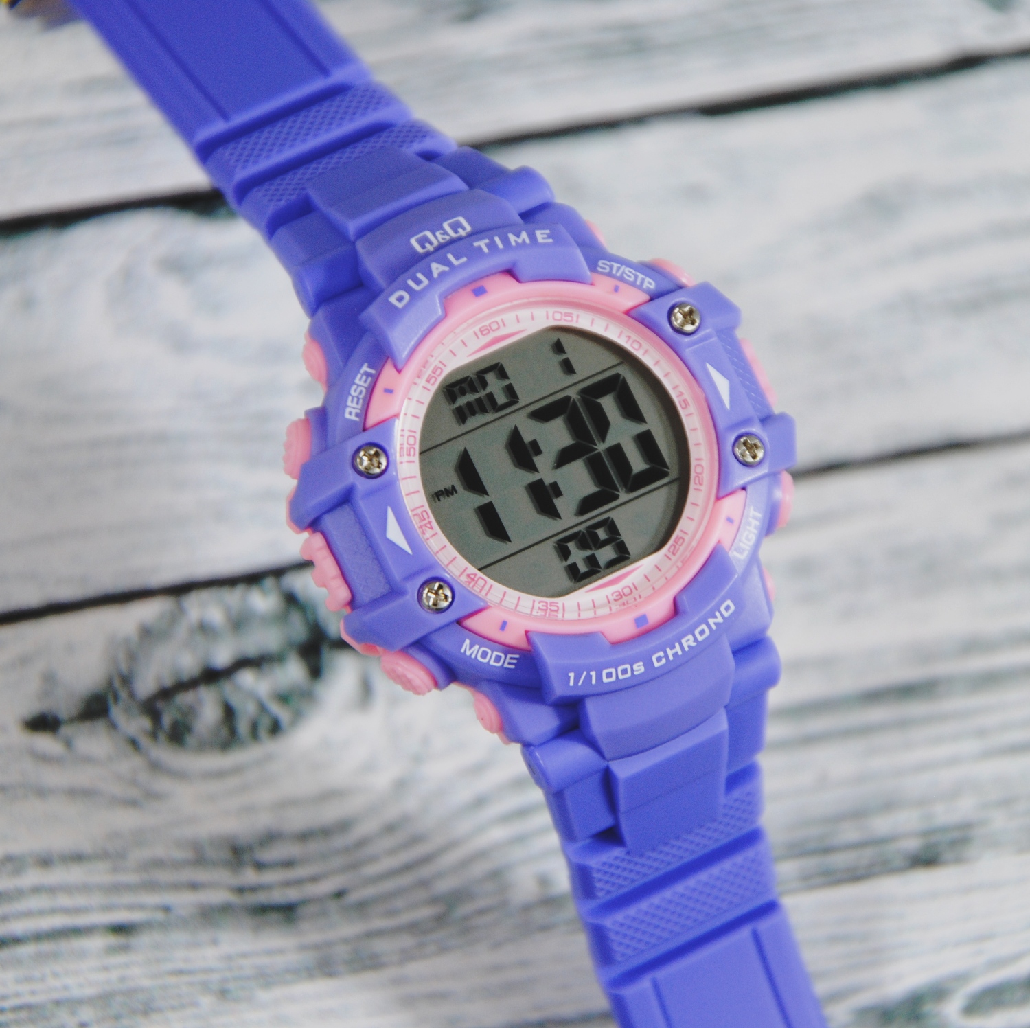 Q&Q Superior Women M180J804Y
