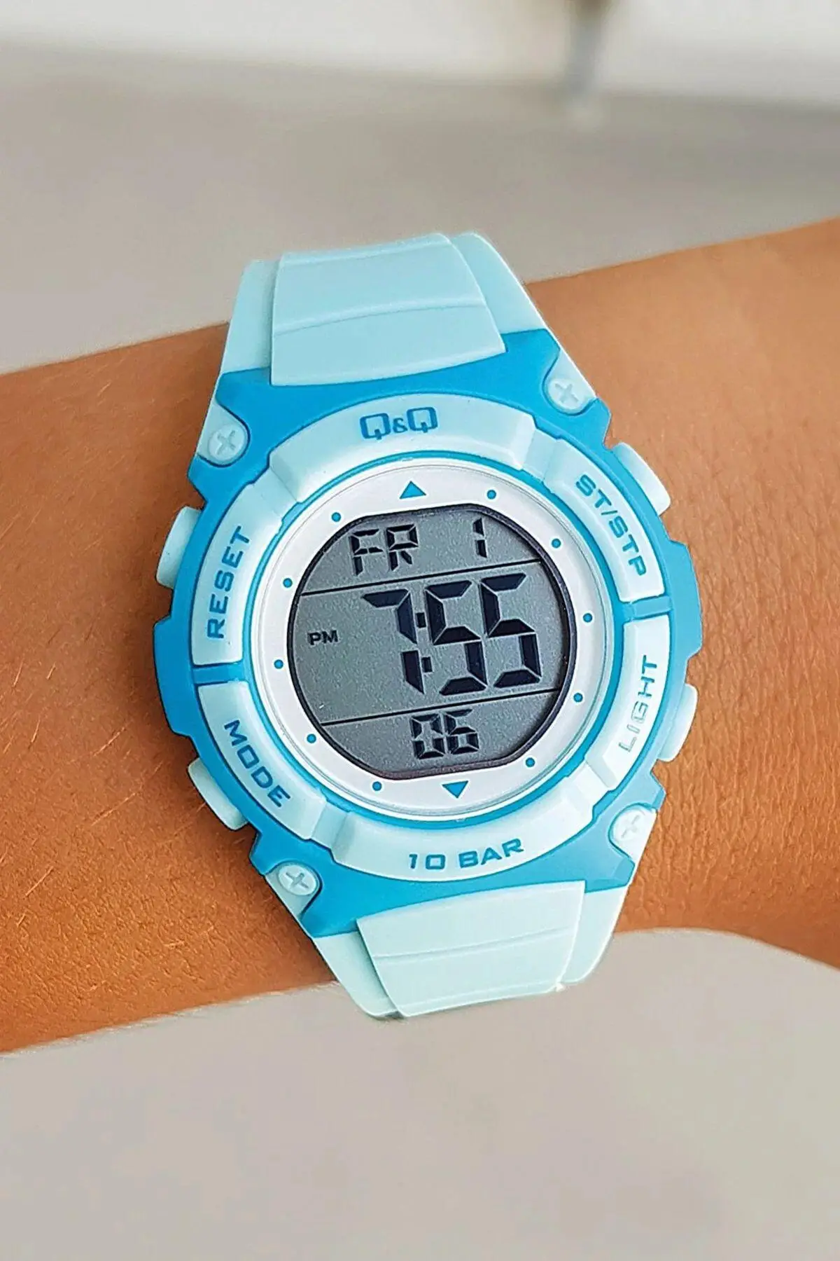 Q&Q M185J803Y