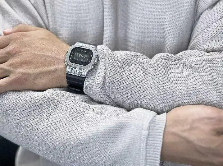 Casio GM-5600GC-1E