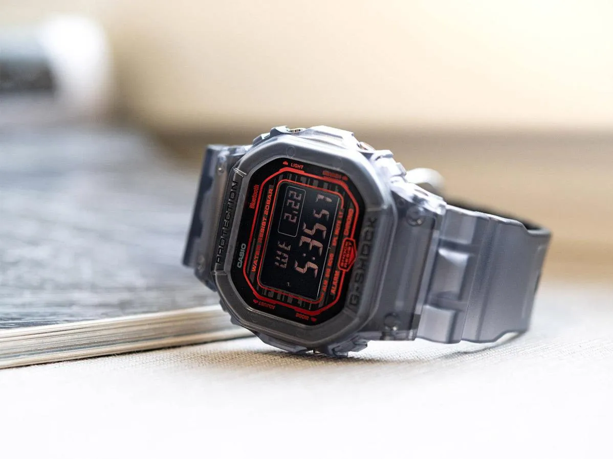 Casio DW-B5600G-1E
