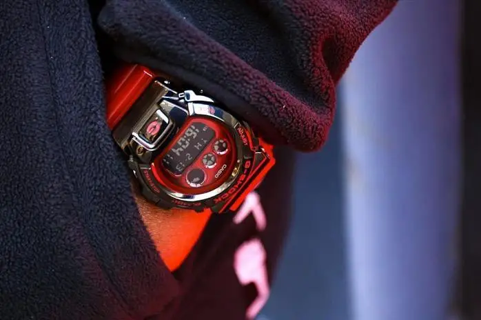 Casio GM-6900B-4E