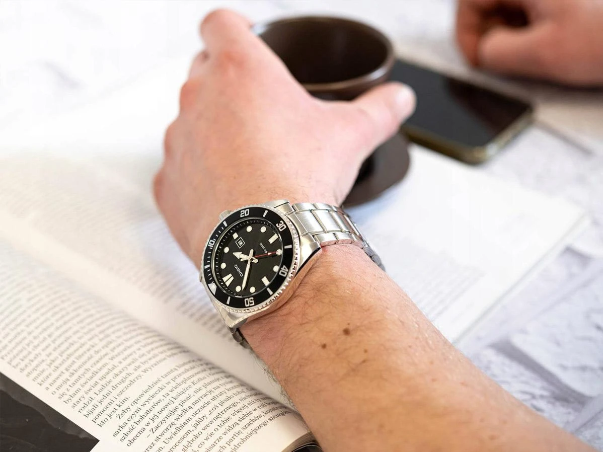 Casio MDV-107D-1A1