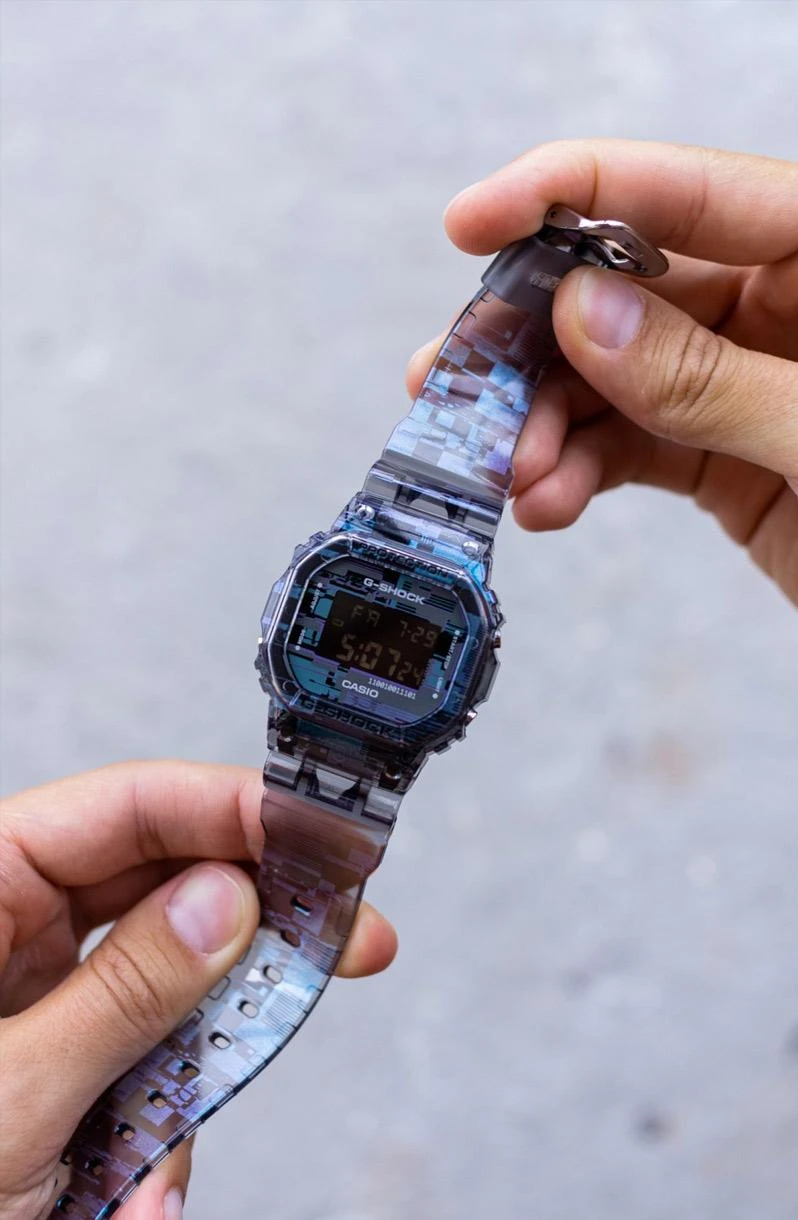 Casio DW-5600NN-1E