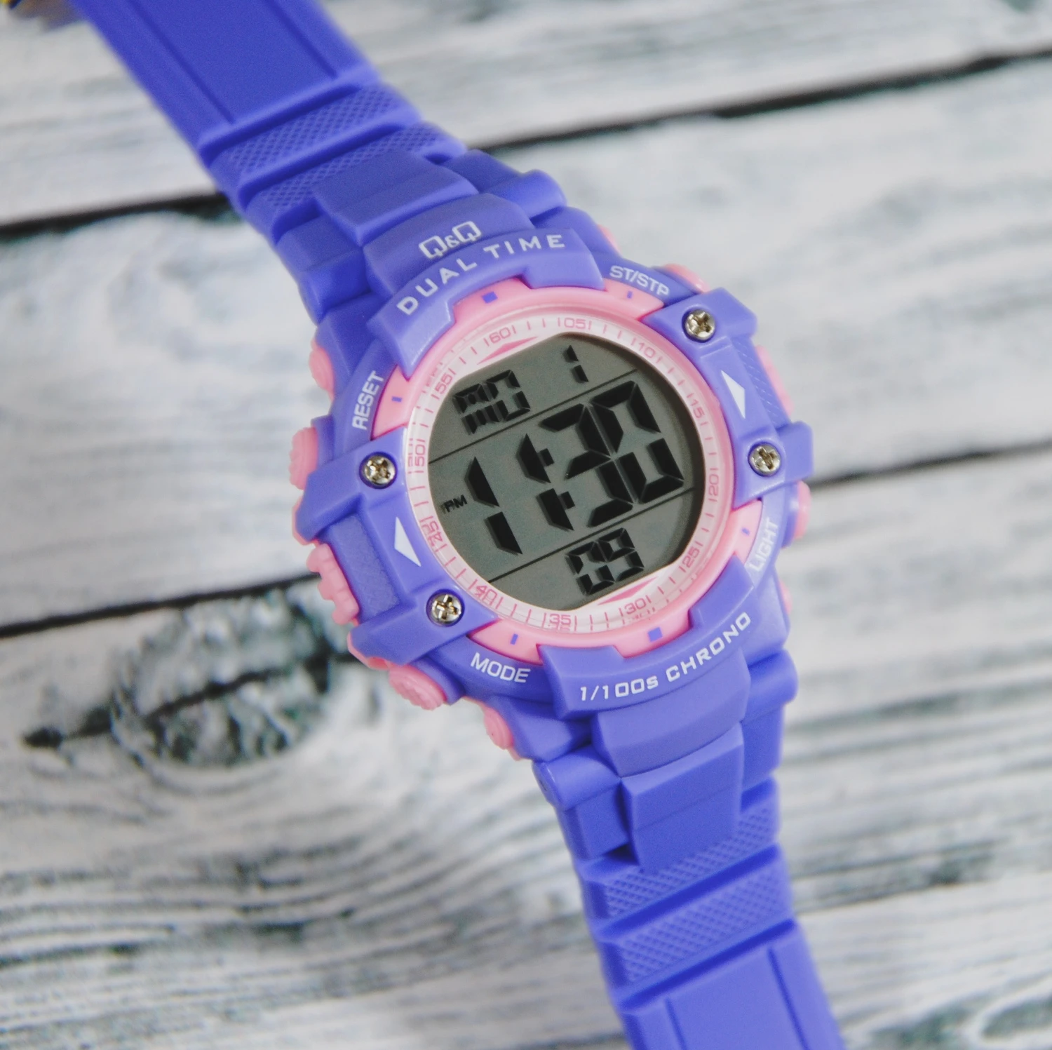 Q&Q Superior Women M180J804Y