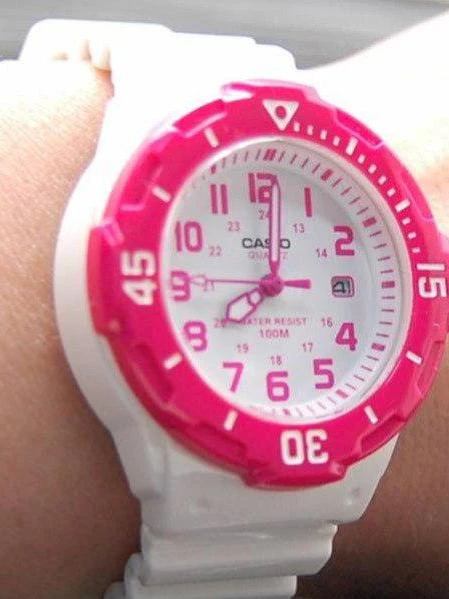 Casio Collection LRW-200H-4B
