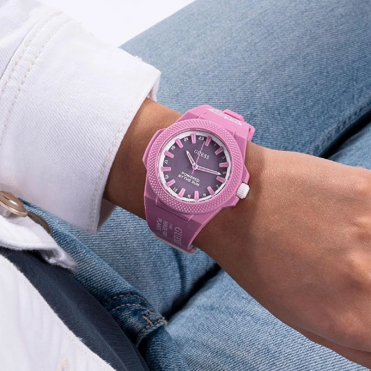Guess Eco-Friendly Made from Plants GW0587L3