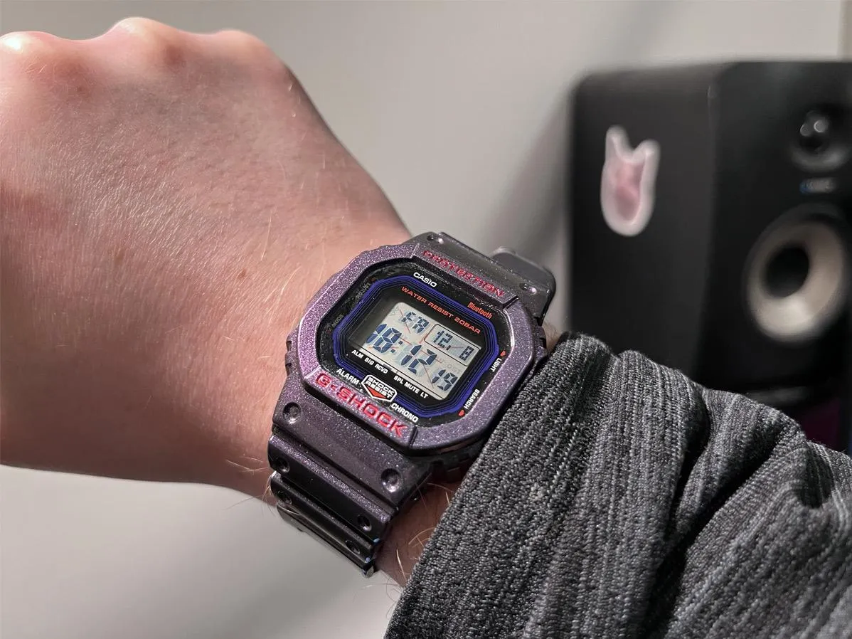 Casio G-Shock DW-B5600AH-6E