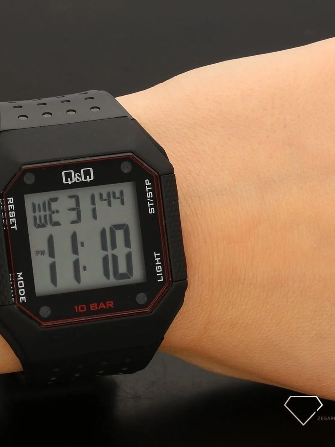 Q&Q Superior M158J002Y