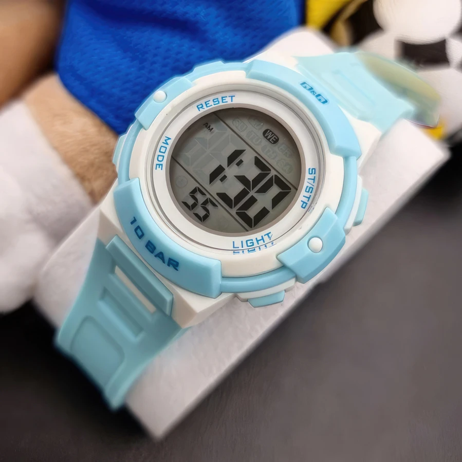 Q&Q M185J803Y