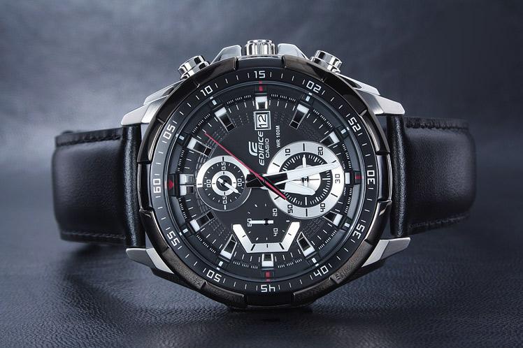 Casio EFR-539L-1A